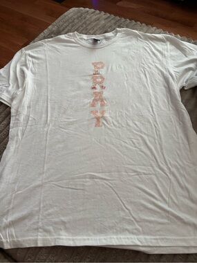 Small Business White Short-Sleeve Tee with Vertical Pale Pink Patchwork “PRAY”